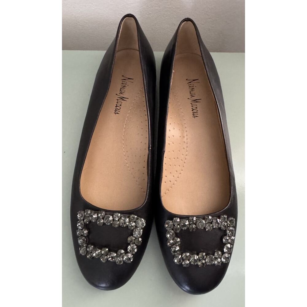 $185 Neiman Marcus Women's Black Jeweled Leather Ballet Flats Shoes 7.5 EUC - Picture 3 of 5